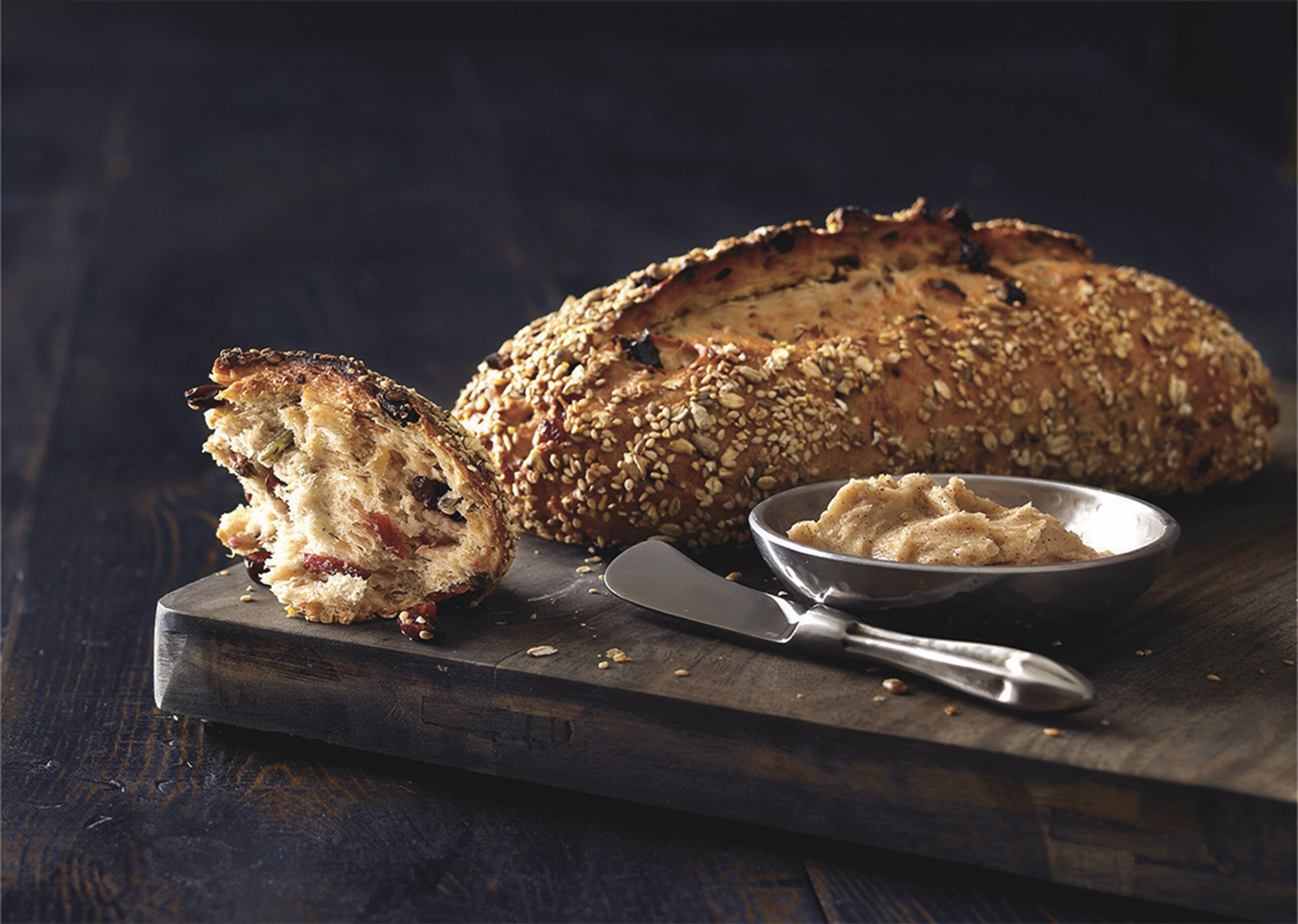 7692 Swiss Muesli Artisan Loaf