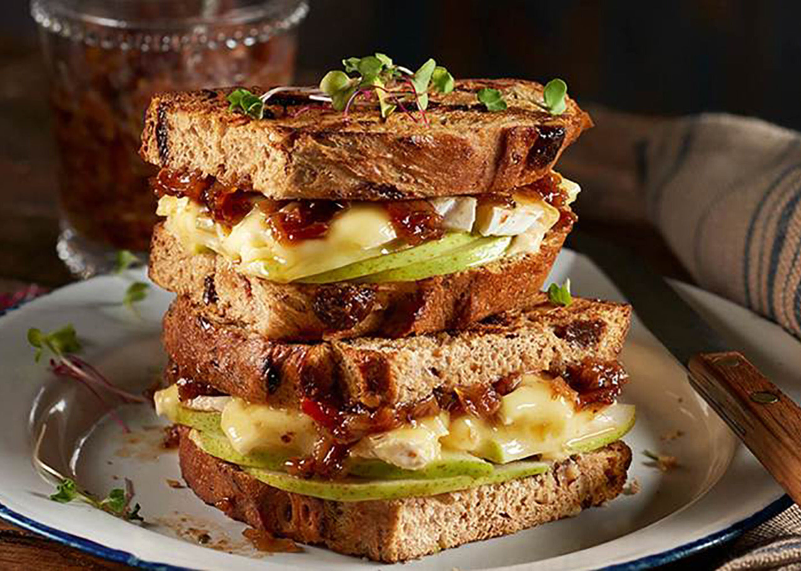 7962 Brie Pear & Bacon Jam Grilled Cheese 