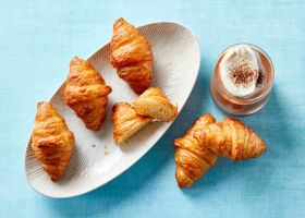 18901501 Mini All Butter Straight Croissants on Platter