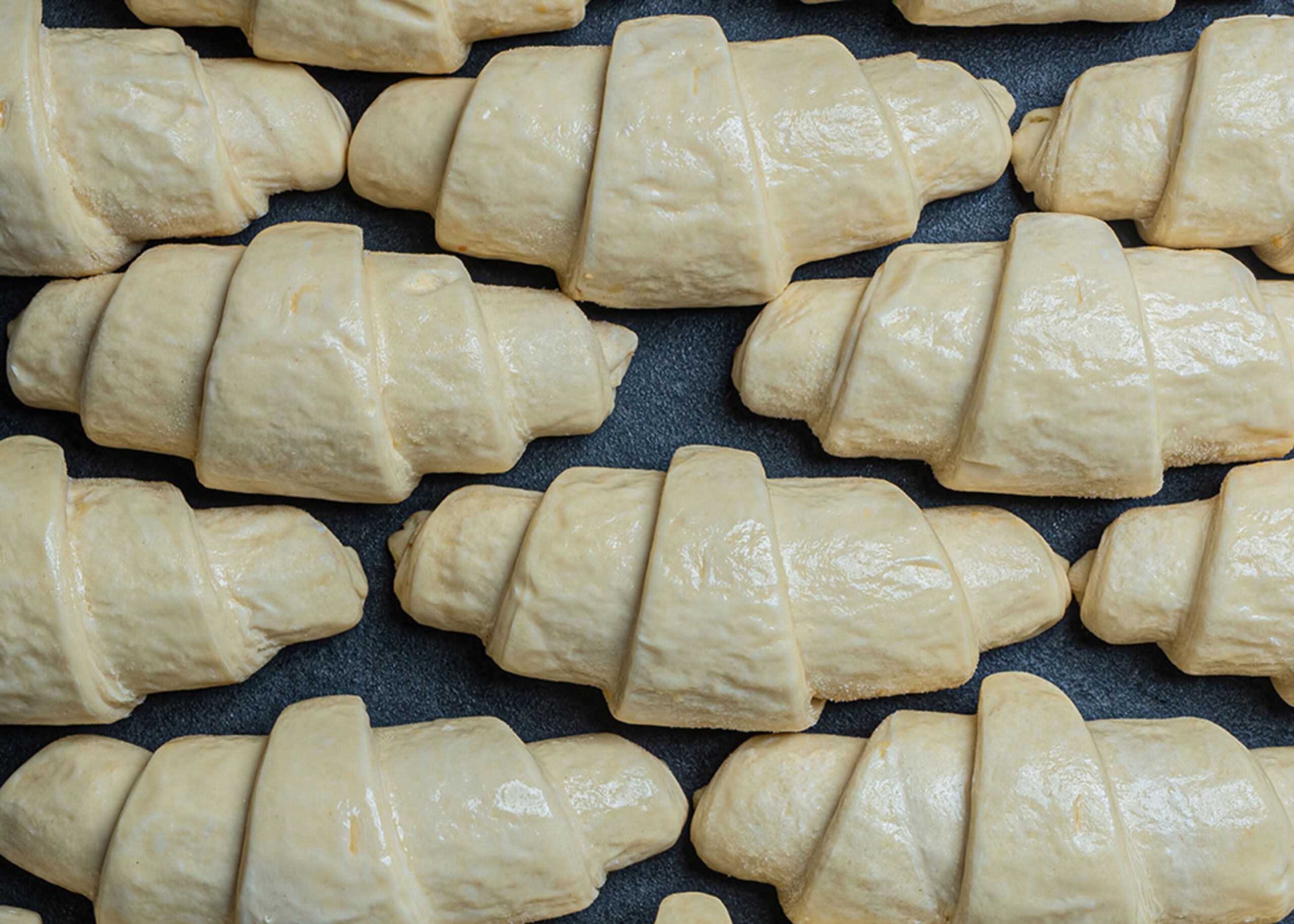 18901501 Schulstad Ready to Bake Mini All Butter Straight Croissants