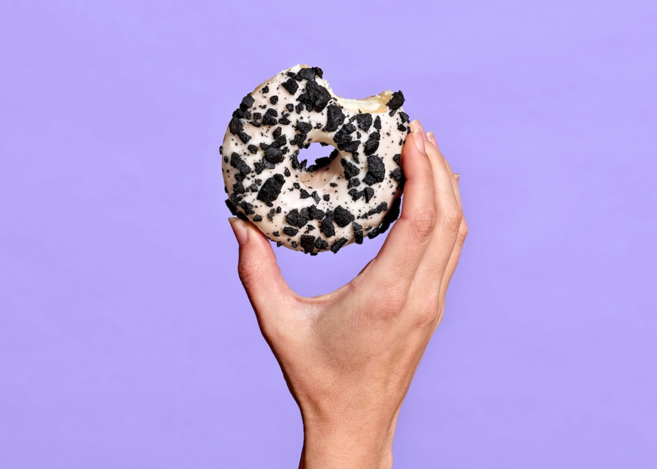 228292 Schulstad Cookies & Creme Filled Ring Donut with Bite