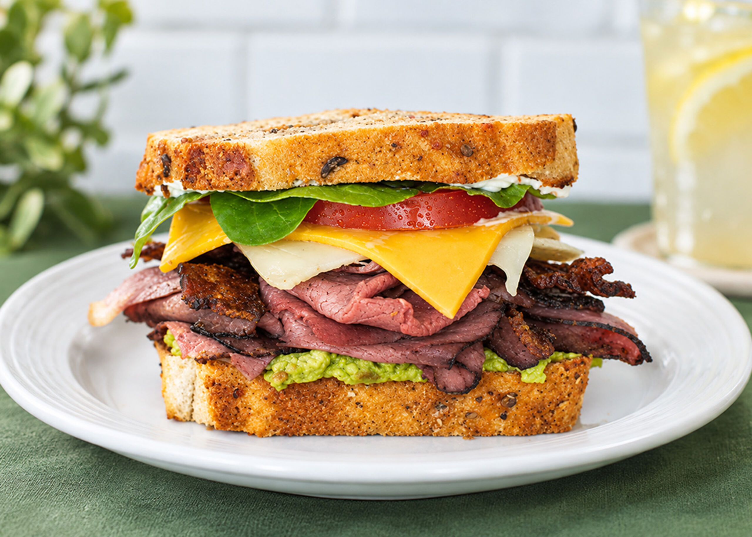 226826 Ultimate BLT Sandwich on Plate