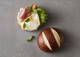 5010 Egg & Ham Pretzel Sandwich