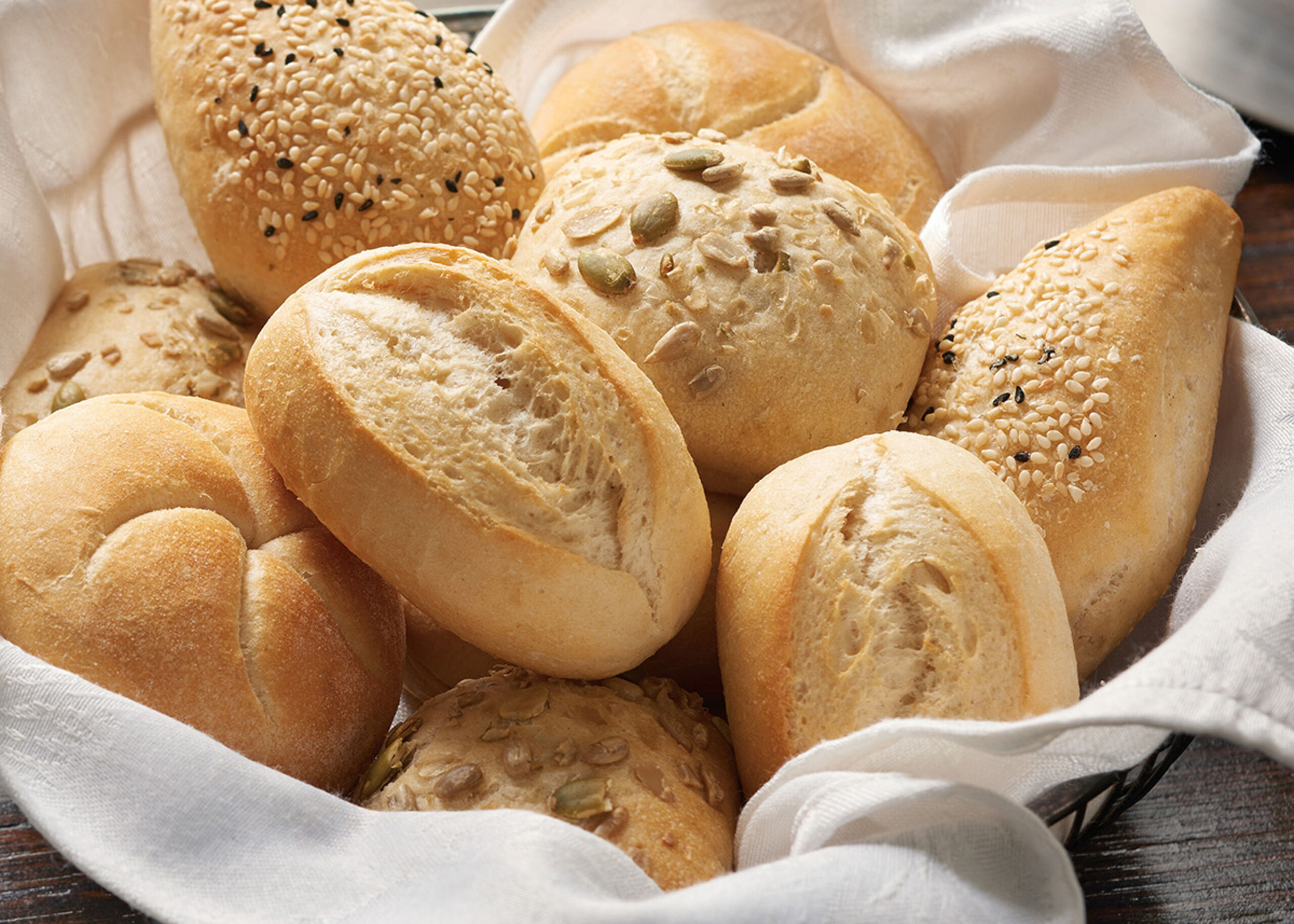 Euro-Bake Dinner Rolls in a Basket