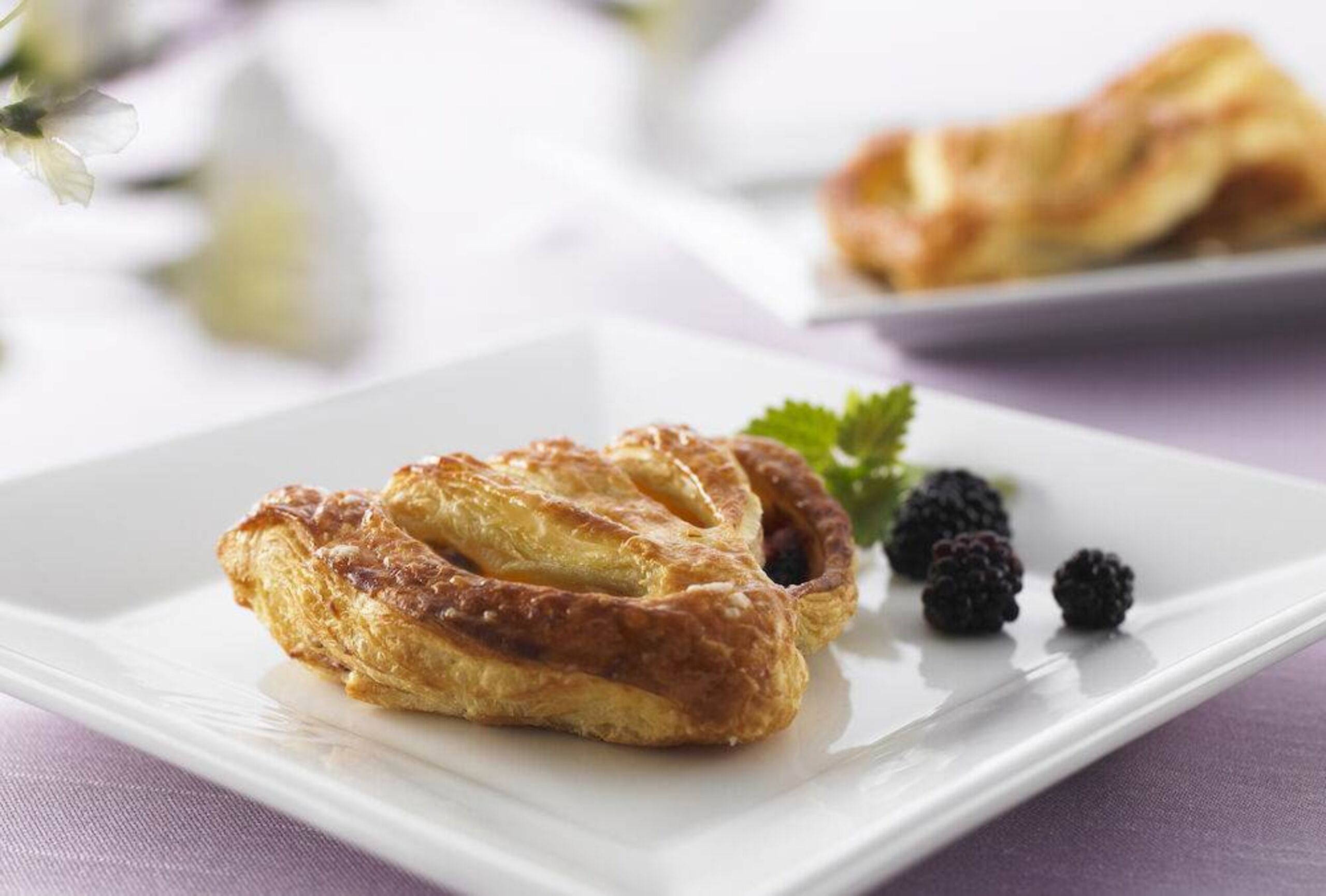 80382 Schulstad Blackberry & Creme Fan Danish Pastry