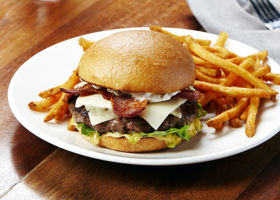 74788 Gourmet Burger on Brioche Bun