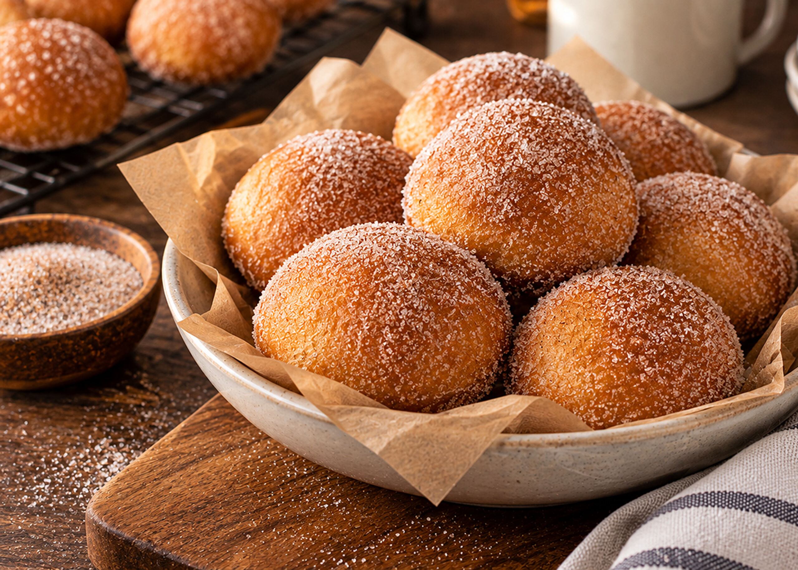 74713 Cinnamon Sugar Brioche Buns