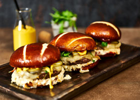 5380 Pretzel Burger Platter