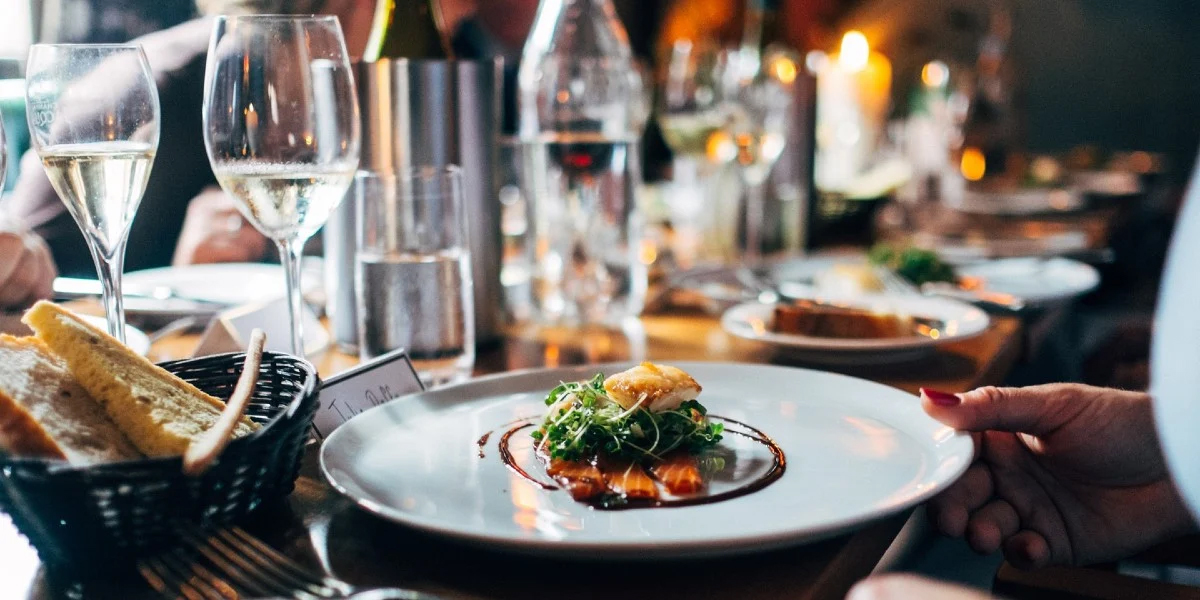 Customers Value Full Service Restaurants over Quick Service Restaurants.jpg